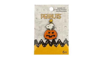 enamel pin peanuts-snoopy-and-woodstock-in-pumpkin