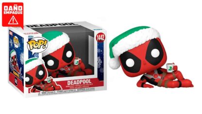 cuarentena-marvel-holiday-deadpool-with-cup