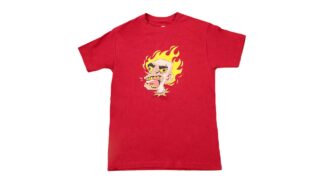 Playera Torch Man roja con ilustración de cabeza en llamas estilo cartoon